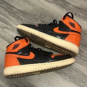 Jordan 1 Shattered Backboard 3.0  size 5Y